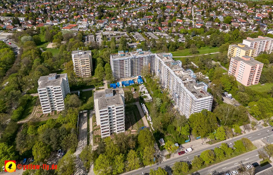 04.05.2023 - Luftbilder von der Fassadensanierung an der Kurt-Eisner-Straße in Neuperlach